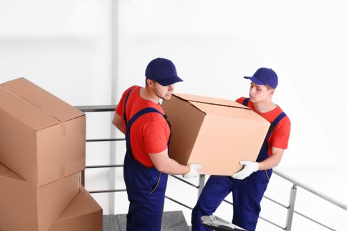 Reusable packing materials and sorted waste for recovery